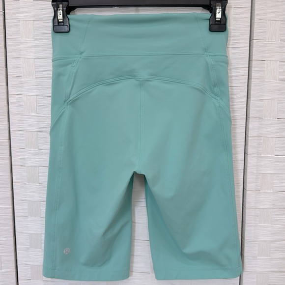 Lululemon On Pace Shorts - Picture 5 of 12